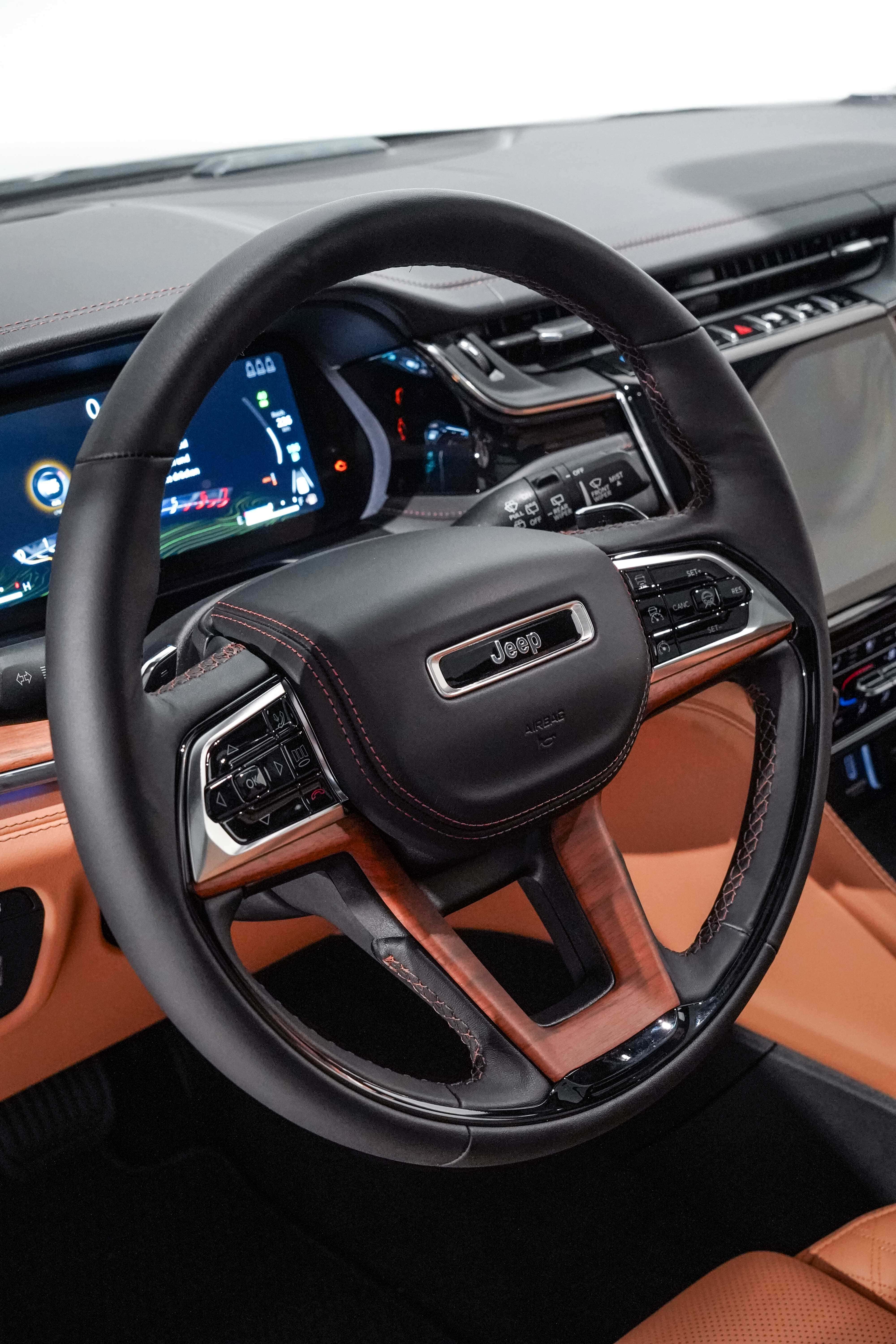 Jeep Grand Cherokee schwarzer Innenraumansicht